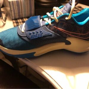 Men’s Nike zoom freaks